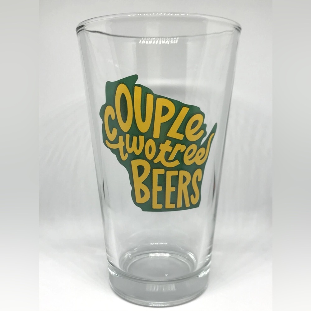 Green & Gold Wisconsin Couple Two Tree Beers Pint Glass 16oz Set of 2 - Picture 3 of 4